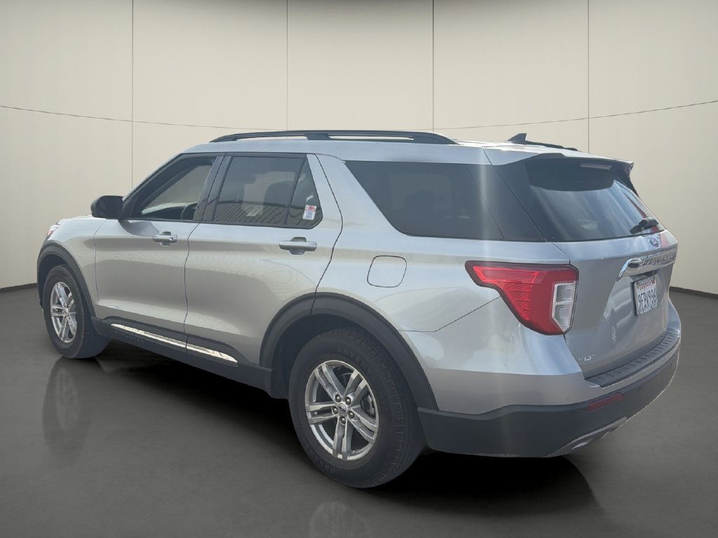 Used 2023 Ford Explorer XLT w/ Equipment Group 202A RWD image 5