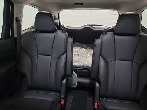 New 2026 Subaru Ascent Limited image 9
