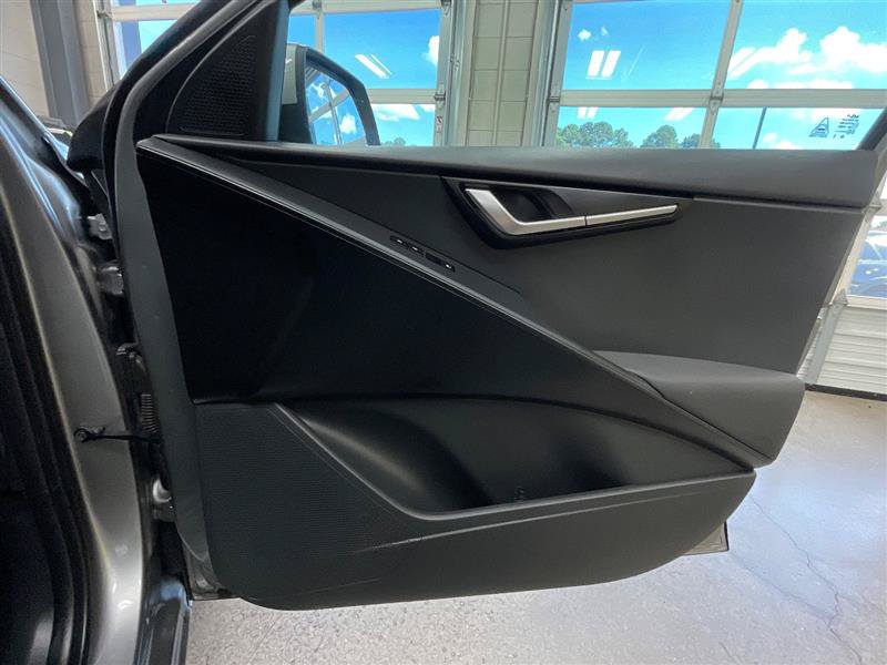 Used 2025 Kia Niro LX FWD image 28