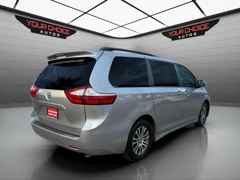 Used 2018 Toyota Sienna image 5