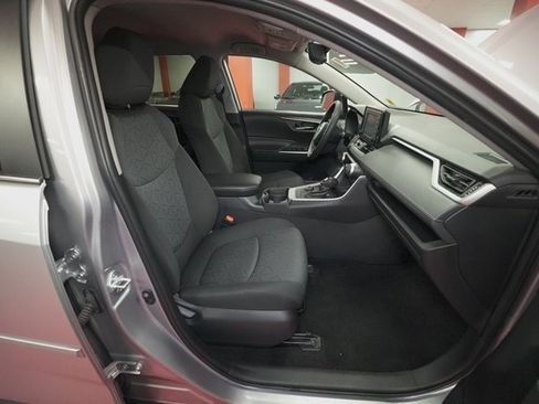 Used 2021 Toyota RAV4 XLE image 18