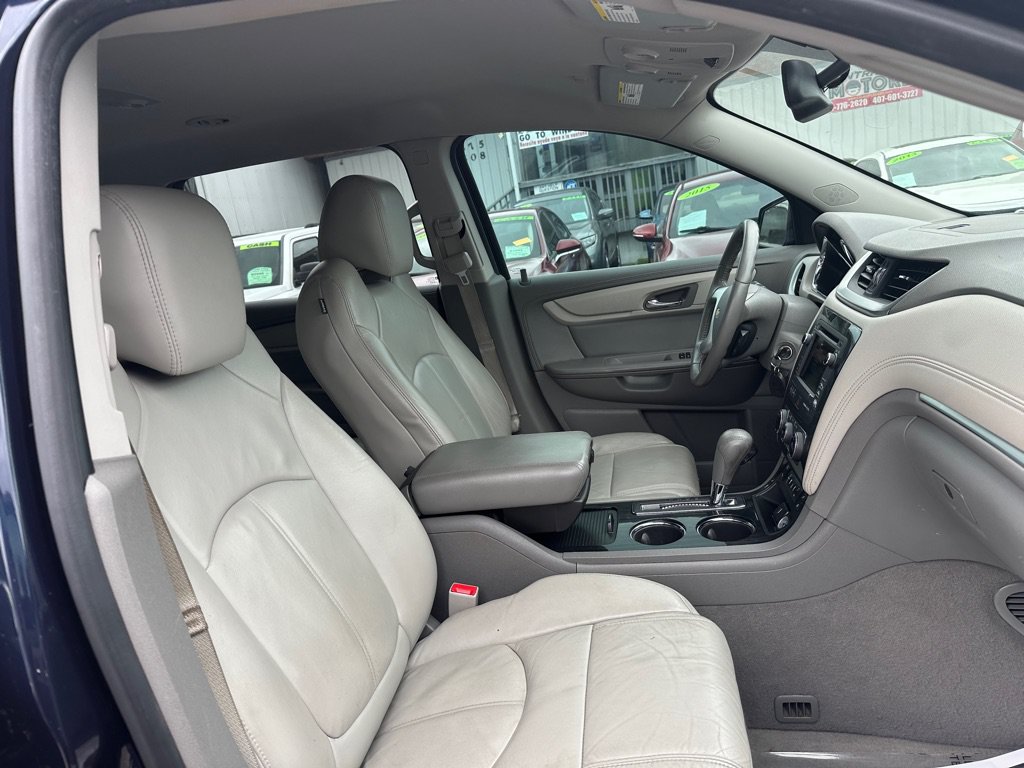Used 2016 Chevrolet Traverse LT FWD image 13
