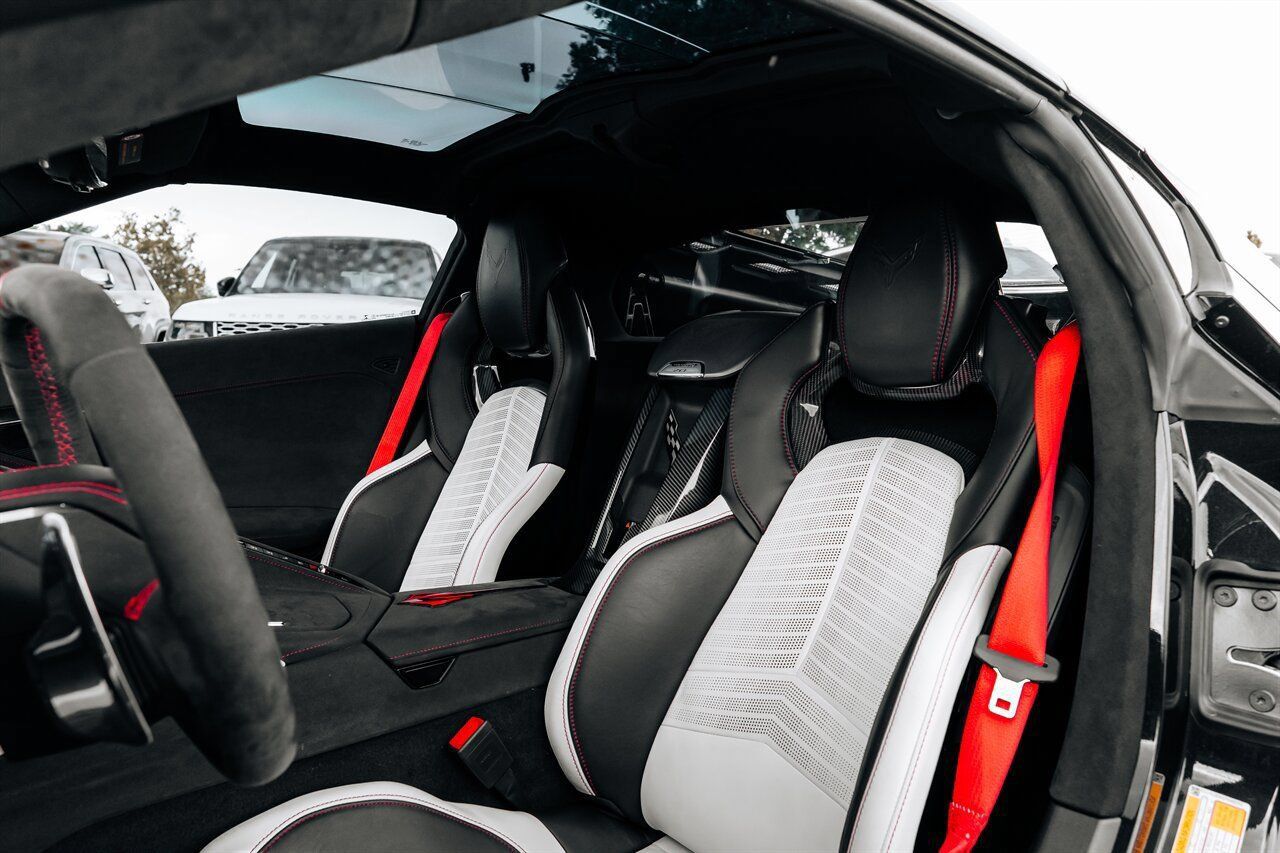 Used 2023 Chevrolet Corvette Stingray Premium Cpe w/ Z51 Performance Package RWD image 22