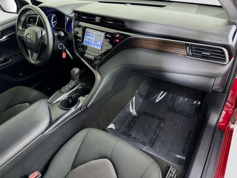 Used 2020 Toyota Camry LE FWD image 29