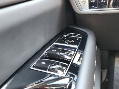 Used 2026 Cadillac Vistiq Platinum image 34