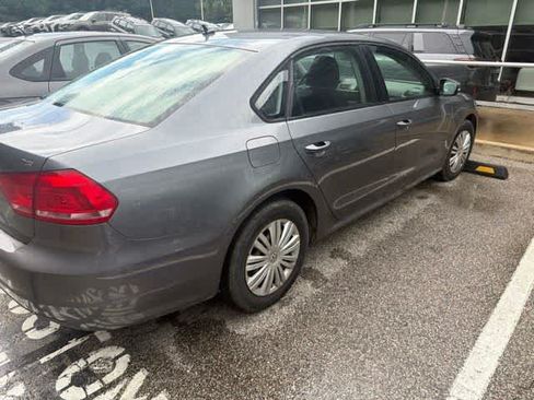 Used 2014 Volkswagen Passat 1.8T S FWD image 8