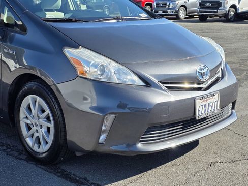 Used 2013 Toyota Prius V Two image 9