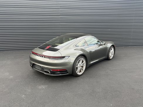 Used 2022 Porsche 911 Carrera image 18