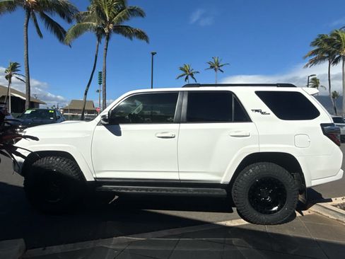 Used 2022 Toyota 4Runner TRD Off-Road Premium AWD/4WD image 6
