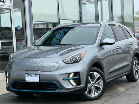 Used 2022 Kia Niro EX w/ Cold Weather Package image 2