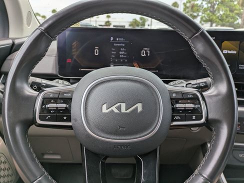 Certified 2025 Kia Carnival FWD image 19