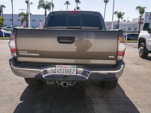Used 2015 Toyota Tacoma 4x4 Double Cab w/ TRD Off-Road Package image 8