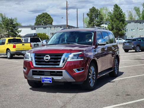Used 2023 Nissan Armada Platinum w/ Captain's Chairs Package AWD/4WD image 3