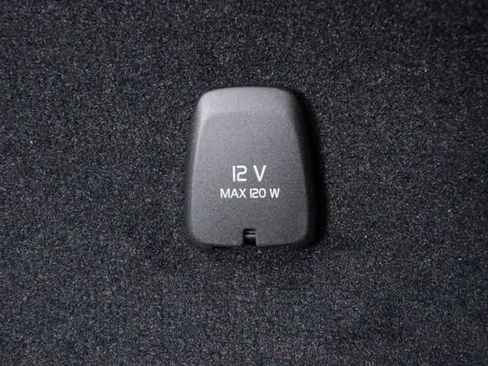 Certified 2025 Volvo XC90 B6 Plus w/ Protection Package Premier image 30