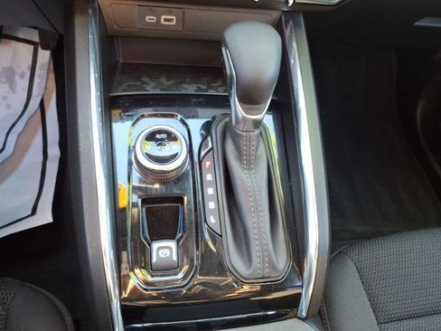 Used 2025 GMC Canyon Elevation image 23