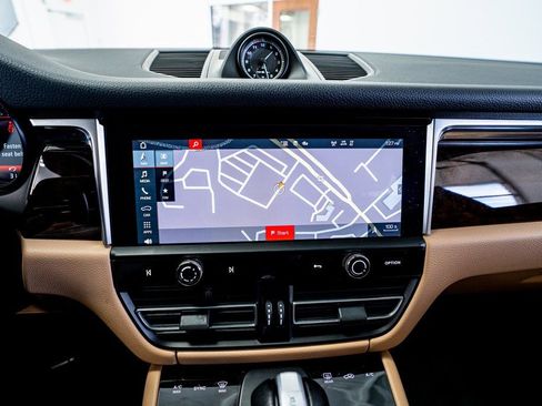 Used 2023 Porsche Macan image 41