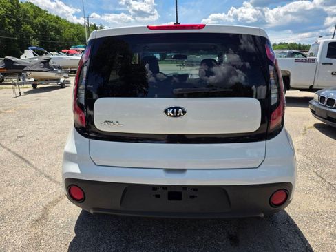 Used 2018 Kia Soul FWD image 10