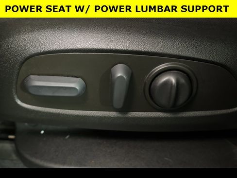 Used 2023 Chevrolet Traverse LT image 7