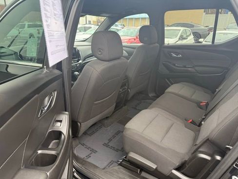 Used 2023 Chevrolet Traverse LT image 10