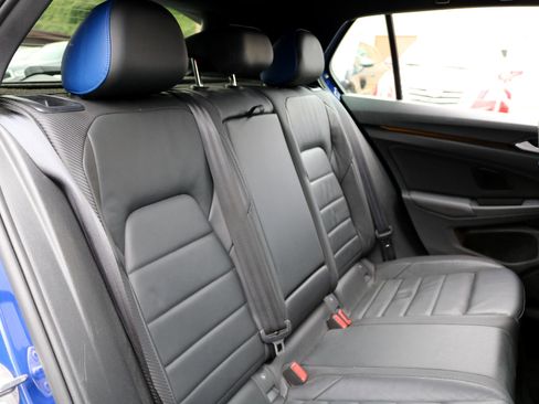 Used 2024 Volkswagen Golf R image 38