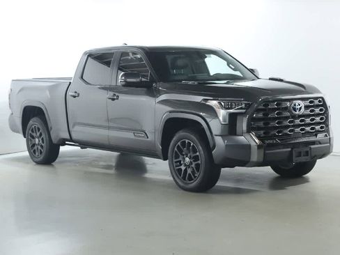 Used 2024 Toyota Tundra Platinum AWD/4WD image 9