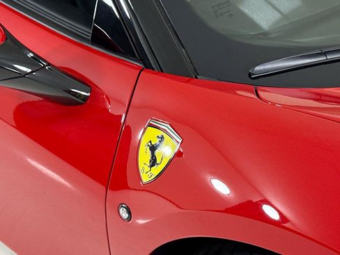 Used 2021 Ferrari F8 Tributo RWD image 36