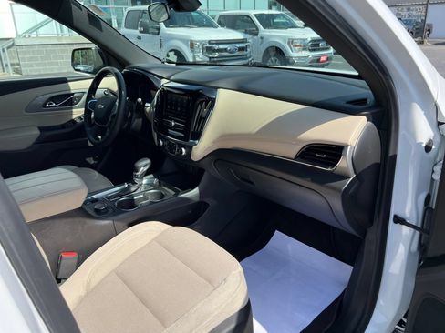 Used 2023 Chevrolet Traverse LS FWD image 50