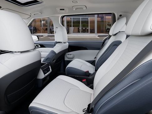 New 2026 Kia Carnival SX Prestige FWD image 18