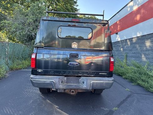 Used 2015 Ford F250 XLT w/ Camper Package AWD/4WD image 5