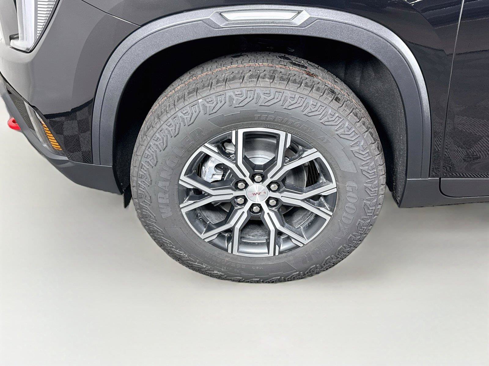 New 2027 GMC Acadia AT4 w/ LPO, Floor Liner Package AWD/4WD image 26