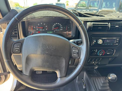 Used 2003 Jeep Wrangler SE AWD/4WD image 17