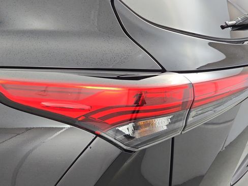 Used 2023 Toyota Highlander XSE image 35