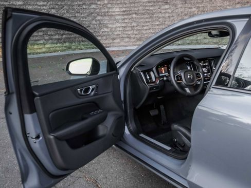 Used 2023 Volvo S60 B5 Plus w/ Climate Package image 23