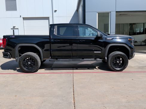 Used 2024 GMC Sierra 1500 Elevation w/ Preferred Package image 11