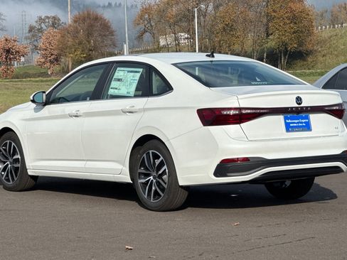 New 2026 Volkswagen Jetta SE image 5
