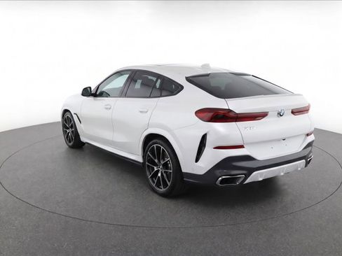 Used 2026 BMW X6 xDrive40i w/ Executive Package AWD/4WD image 4