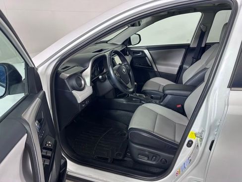 Used 2016 Toyota RAV4 Limited AWD/4WD image 19