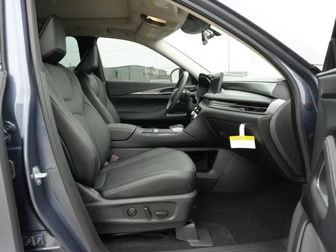 Certified 2026 INFINITI QX60 Luxe w/ Cargo Package AWD/4WD image 23
