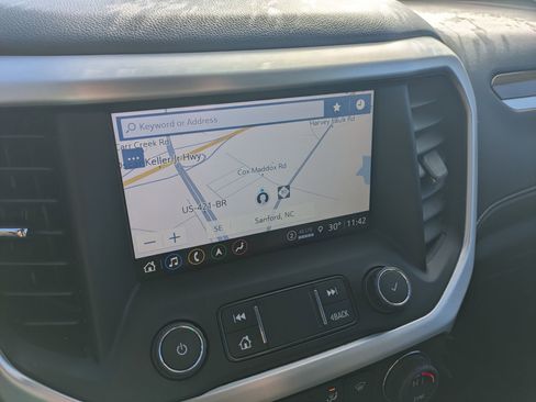 Used 2022 GMC Acadia SLE w/ Driver Convenience Package image 23