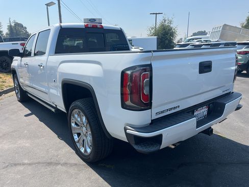 Used 2018 GMC Sierra 1500 Denali w/ Denali Ultimate Package AWD/4WD image 8