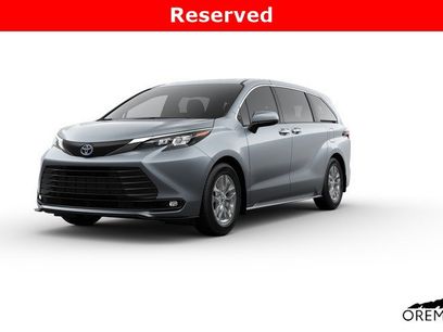 New 2025 Toyota Sienna XLE