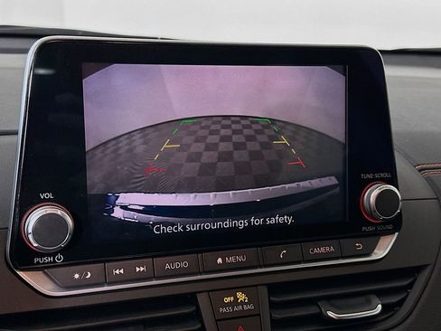 Used 2021 Nissan Altima 2.5 SR w/ SR Premium Package image 19