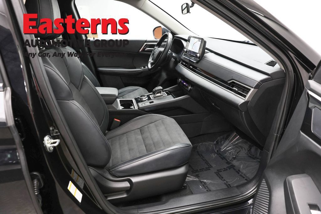 Used 2024 Mitsubishi Outlander SE AWD/4WD image 27