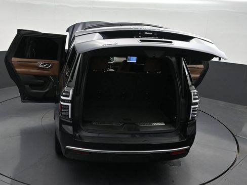 Used 2023 Chevrolet Tahoe High Country AWD/4WD image 35