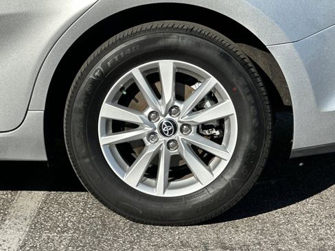 Used 2025 Toyota Camry LE image 28