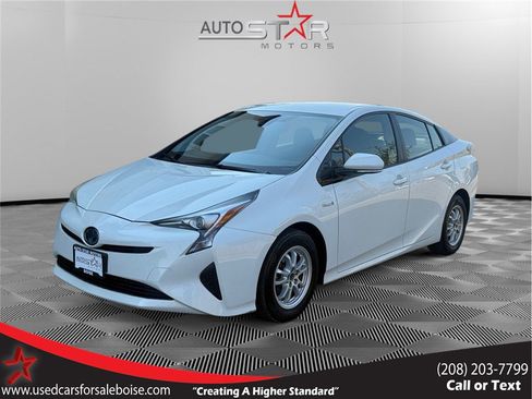 Used 2017 Toyota Prius Two FWD image 1