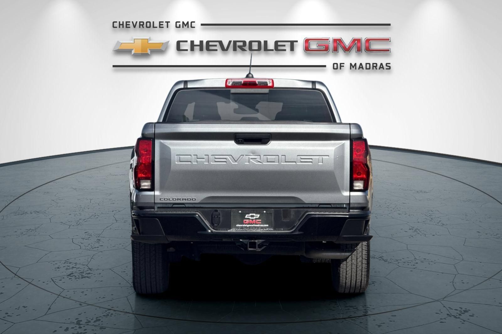 Used 2024 Chevrolet Colorado W/T AWD/4WD image 4
