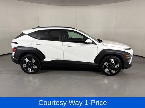 Used 2025 Hyundai Kona SEL FWD image 12