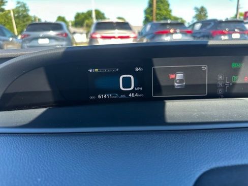 Used 2017 Toyota Prius Two w/ Prius Two Safety Plus Package FWD image 17