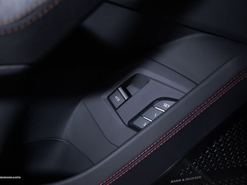 Used 2024 Lamborghini Urus S image 23